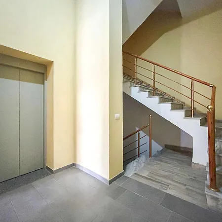 Ocean Nest Escape C77 Durrës